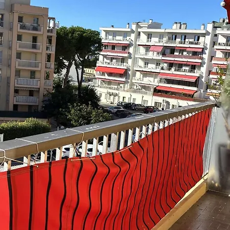 Centre-ville 3 Pieces Avec Climatisation A Cagnes-sur-mer - Fr-1-252a-136 *