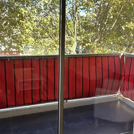 Centre-ville 3 Pieces Avec Climatisation A Cagnes-sur-mer - Fr-1-252a-136 *