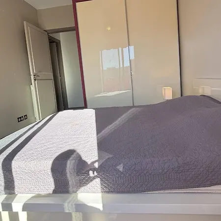 Centre-ville 3 Pieces Avec Climatisation A Cagnes-sur-mer - Fr-1-252a-136 Apartment *