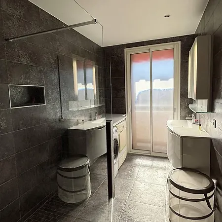 Apartment Centre-ville 3 Pieces Avec Climatisation A Cagnes-sur-mer - Fr-1-252a-136